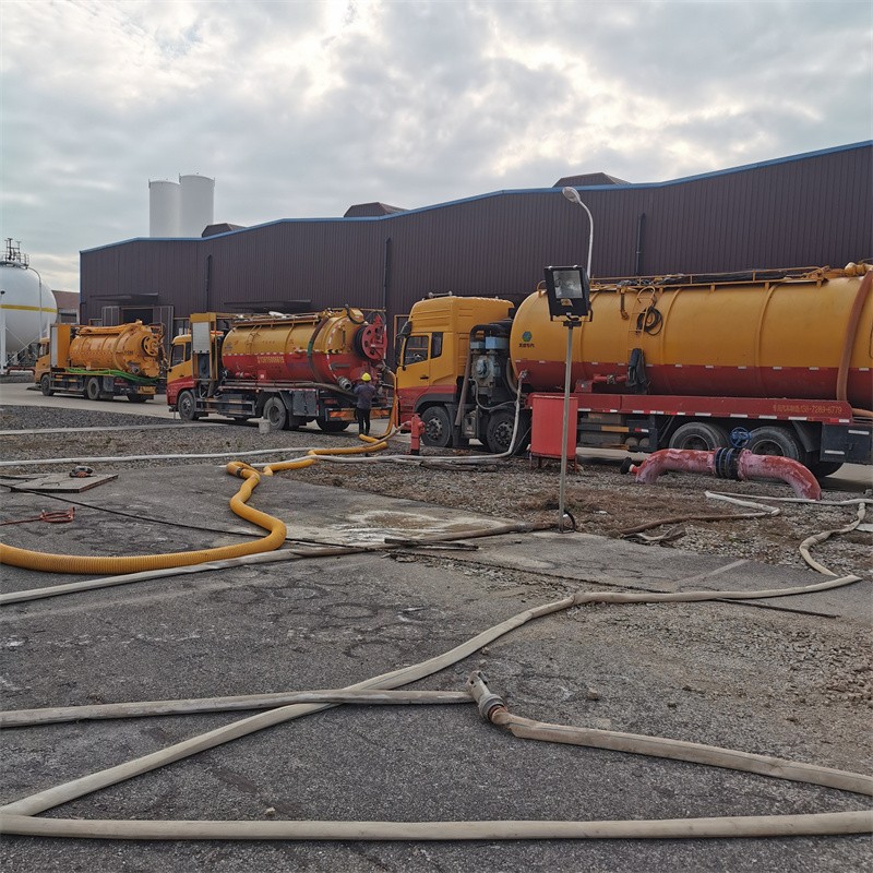 南城污水池清理